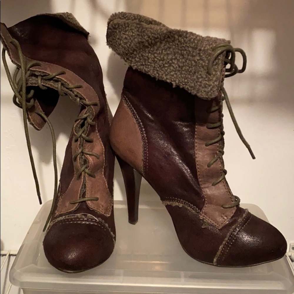 Max Studio Lace Up Boots Brown